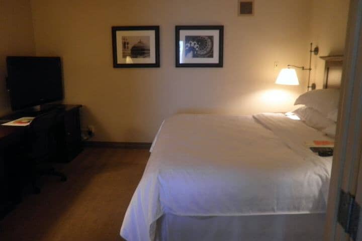 Room 4 of 41